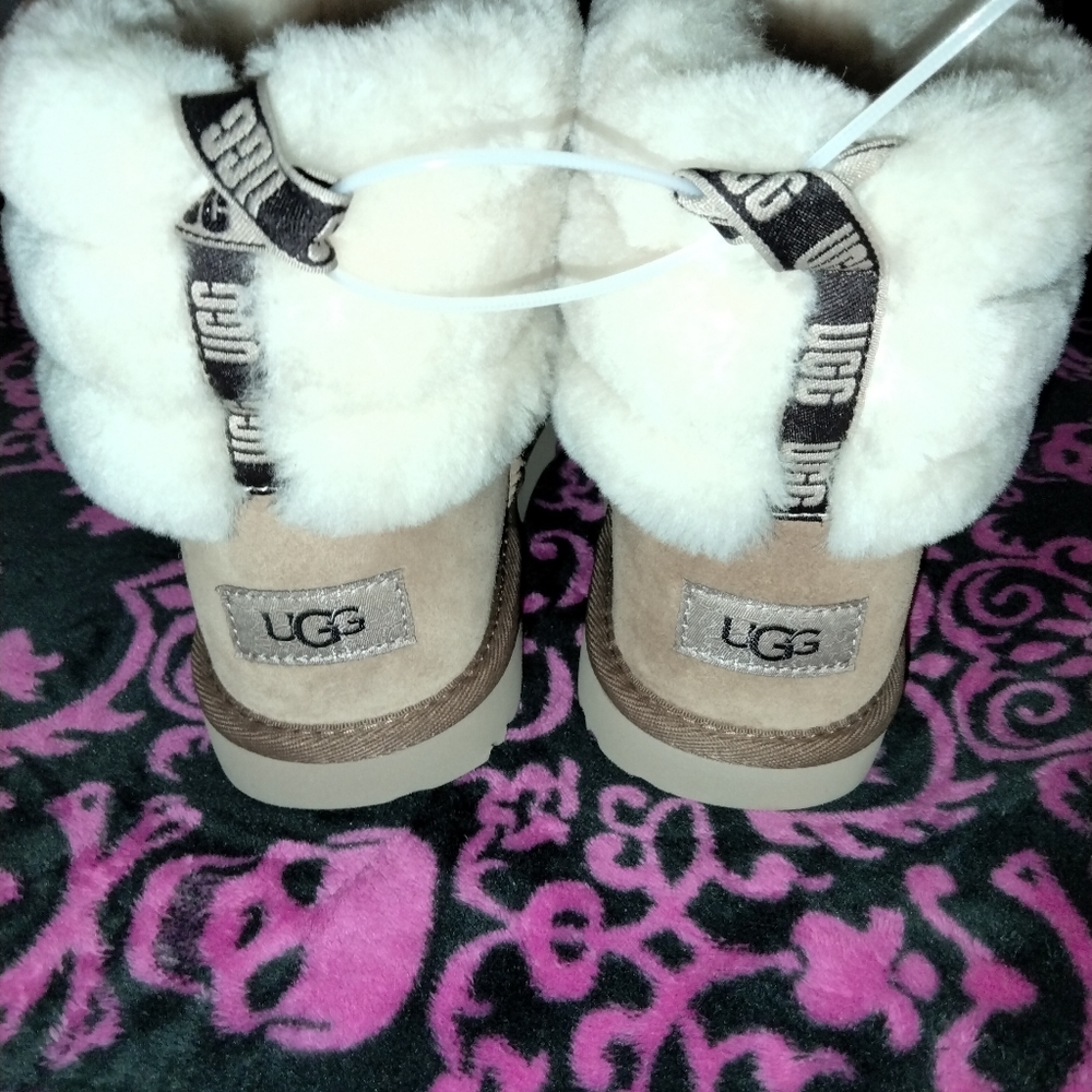 **NEW**UGG Classic Mini Fluff Quilted Boots